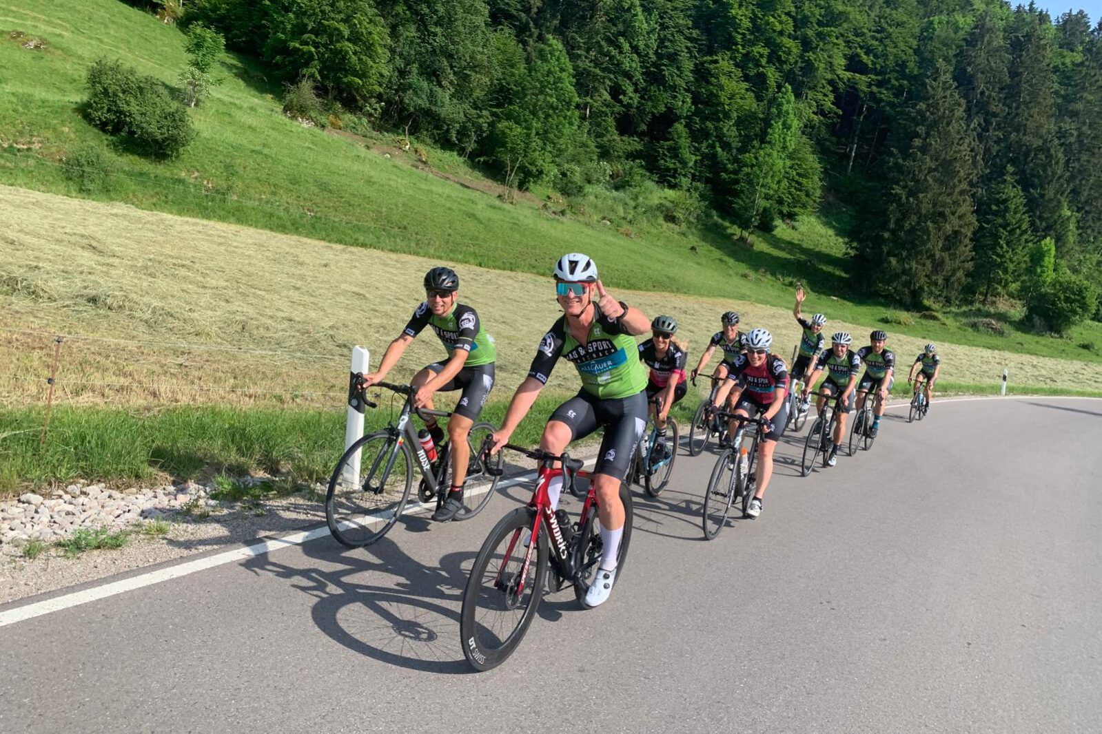 Ausfahrt_Pizza_Essen_Helfer